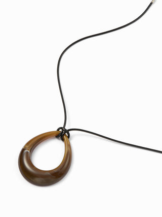 OVAL PENDANT NECKLACE