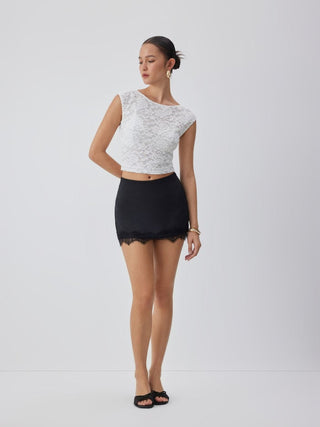 Textured Floral Boat Neck Sleeveless Lace Crop Top
