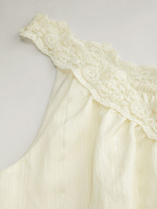 Textured V-neck Ruched Lace Trim Tank Blouse