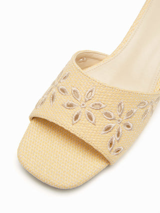 FLOWER CHUNKY HEELED SANDALS