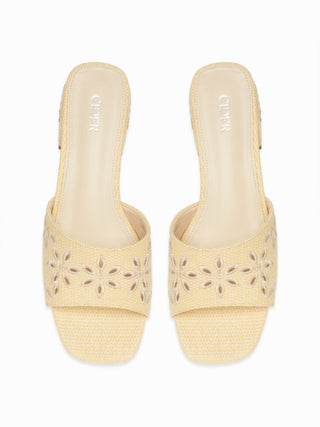 FLOWER CHUNKY HEELED SANDALS