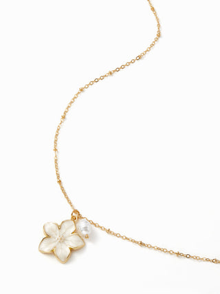 FLOWER & FAUX PEARL NECKLACE
