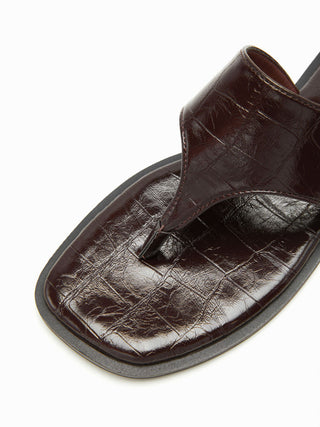 CROCODILE PATTERN FLIP-FLOP SLIPPERS