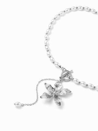 FLOWER & FAUX PEARL BEADED PENDANT NECKLACE