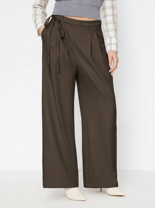 Mid Rise Tie Side Knotted Pleated Wide Leg Trousers