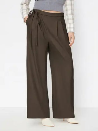 Mid Rise Tie Side Knotted Pleated Wide Leg Trousers