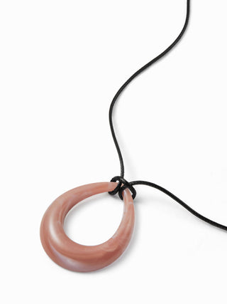 OVAL PENDANT NECKLACE