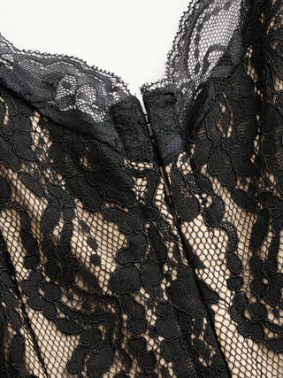 Lace Graphic V-neck Peplum Hem Cami Top