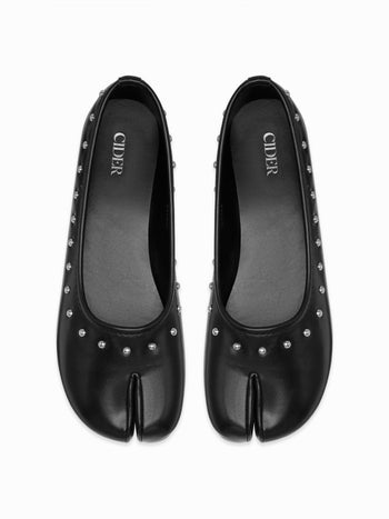 STUDDED SPLIT TOE MARY JANE FLATS