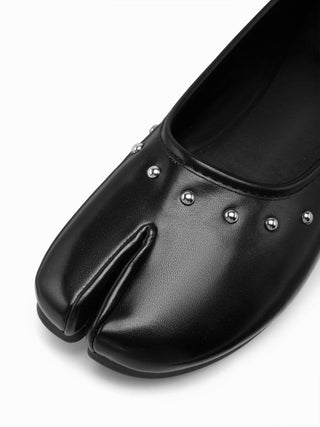 STUDDED SPLIT TOE MARY JANE FLATS