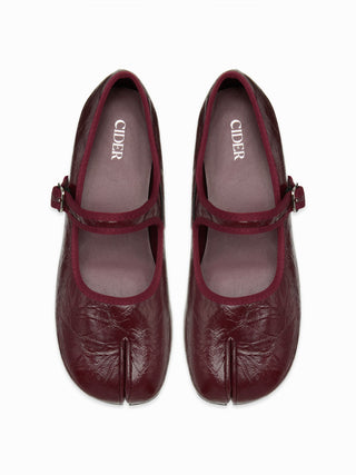 BUCKET SPLIT TOE MARY JANE FLATS