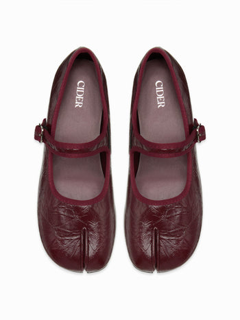 BUCKET SPLIT TOE MARY JANE FLATS