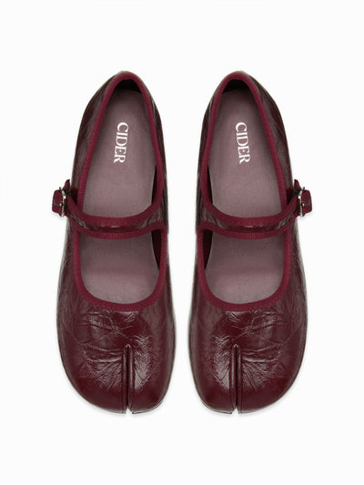 BUCKET SPLIT TOE MARY JANE FLATS