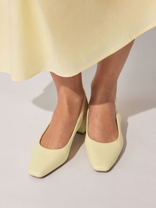 SQUARE TOE DISTRESSED CHUNKY HEELS