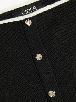 Knit Boat Neck Colorblock Ruffled Hem Metal Button Vest