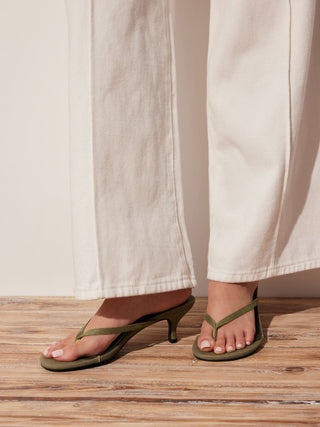 FLIP-FLOP KITTEN HEEL SANDALS