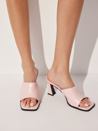 SQUARE TOE CHUNKY HEELED SANDALS