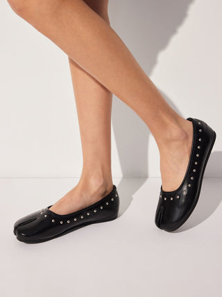 STUDDED SPLIT TOE MARY JANE FLATS