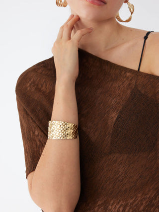 TEXTURED WIDE BANGLE BRACELET