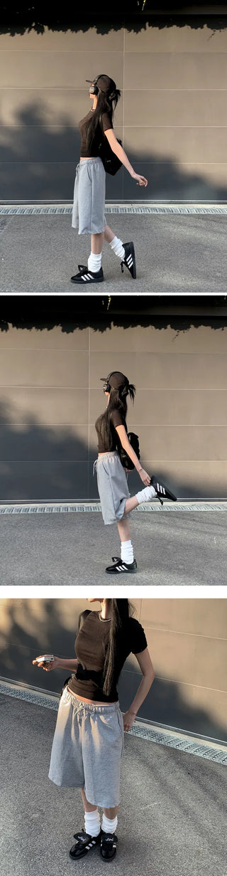 Comfortable, pretty, and perfect training Bermuda shorts / cropped pants