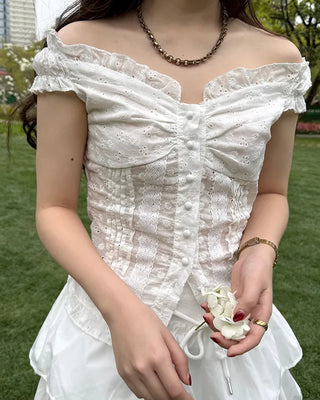 Shirred lace half-sleeve blouse