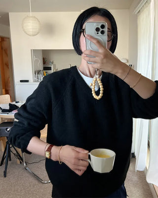 Loose-fit V-neck knit