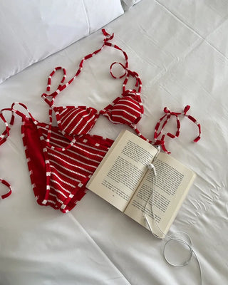 Bordered string bikini