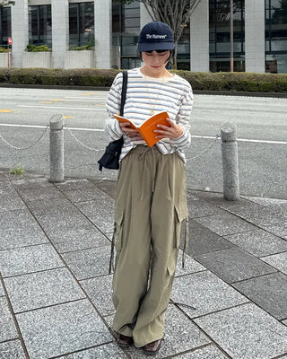 Wide cargo pants