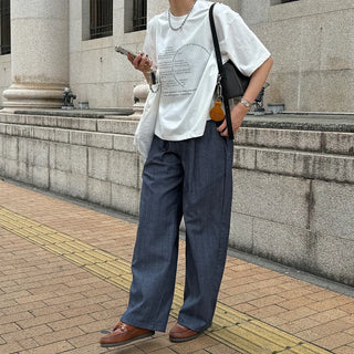 One-tuck easy denim pants