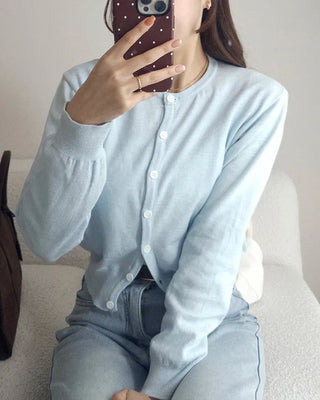 Round neck knit cardigan