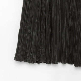 Pleated long skirt