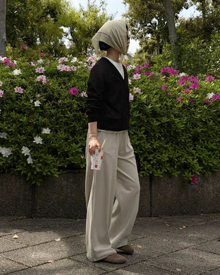 Summer V-neck knit
