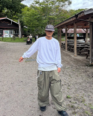 Side-tuck cargo pants