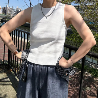 Simple ribbed tank top