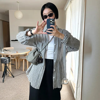 Tinted oval sunglasses