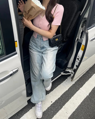 Wide-leg denim jeans with rear pockets