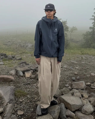 One-tuck cotton pants