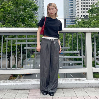 Round cropped short-sleeved T-shirt