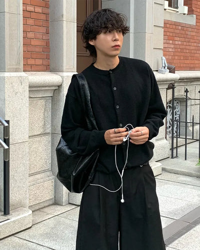 Basic round-button cardigan
