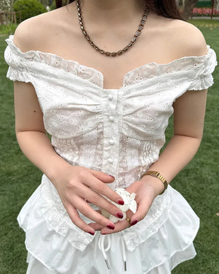 Shirred lace half-sleeve blouse