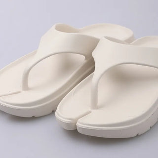 Basic beach sandals