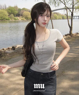 MOMU BASIC U-neck Short Sleeve T-shirt - 5 colors