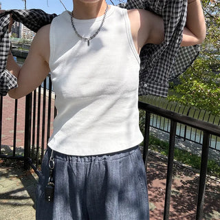 Simple ribbed tank top