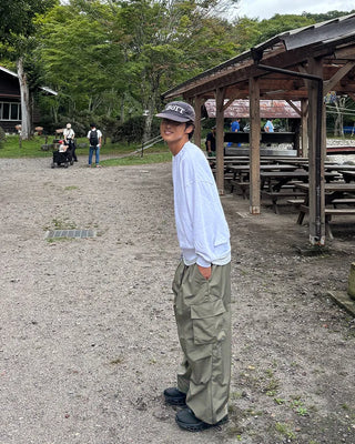 Side-tuck cargo pants