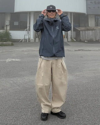 One-tuck cotton pants