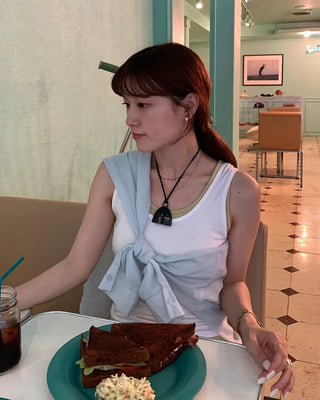 Basic Round Sleeveless