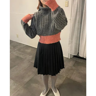 Ribbed two-tone turtleneck knit
