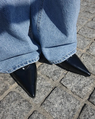 Pointed-toe loafers