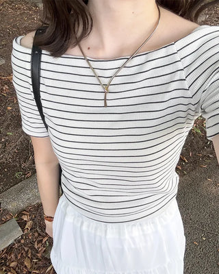 Striped short-sleeved off-shoulder T-shirt