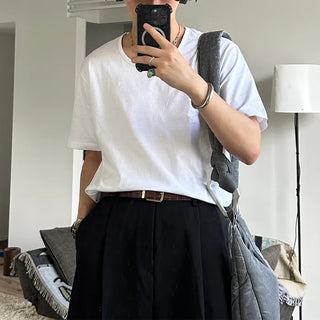Simple U-neck T-shirt